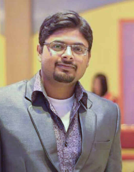 Dr. Vikas Anand, an expert in orthopedics